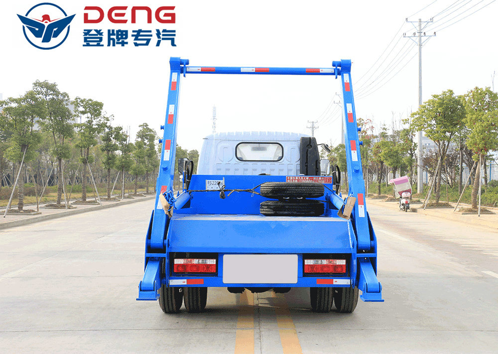 國六東風(fēng)小多利卡擺臂垃圾車_14
