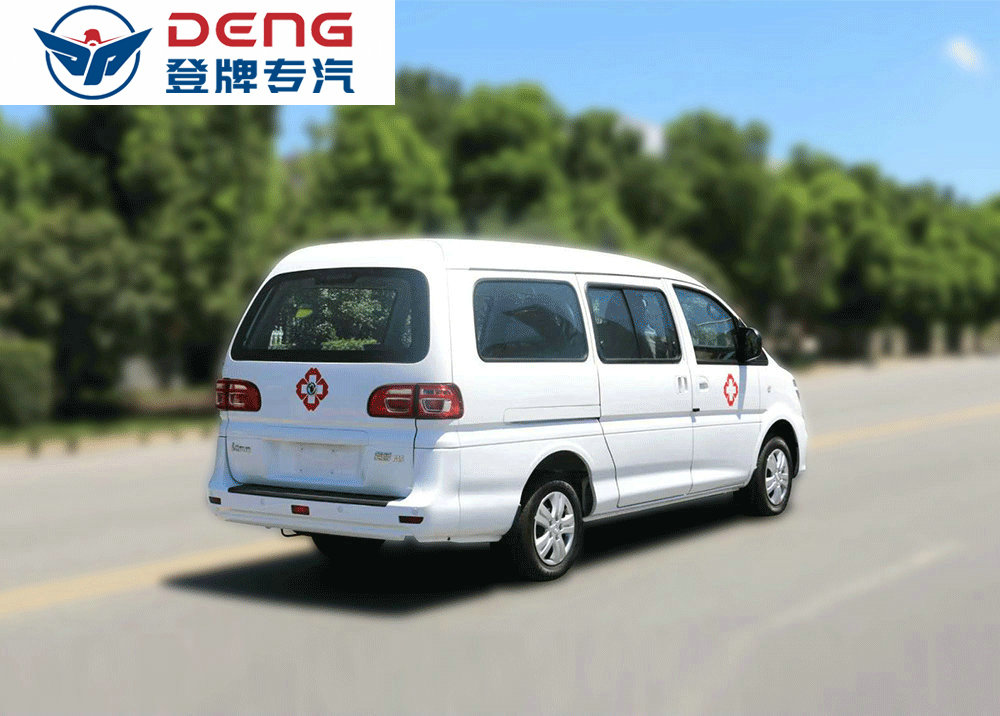國六東風(fēng)風(fēng)行救護(hù)車_01_08